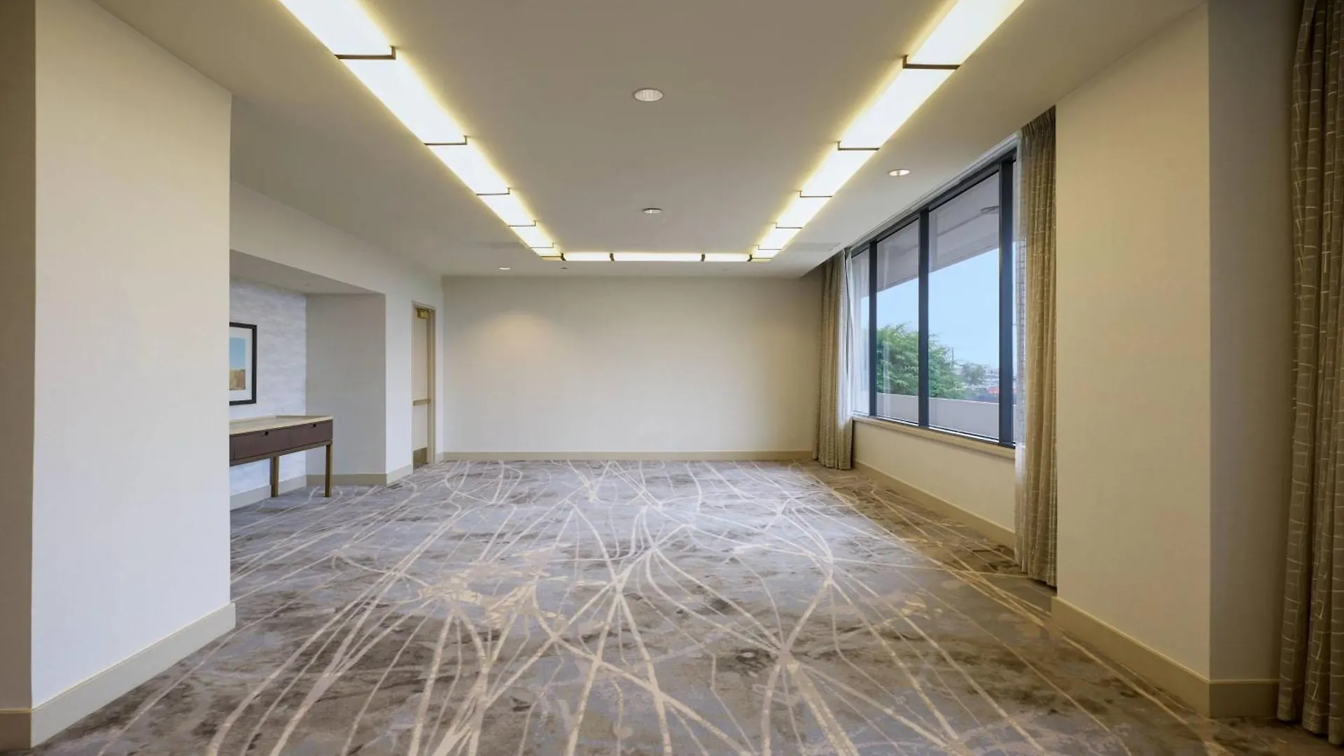 The Westin Los Angeles Airport Hotel