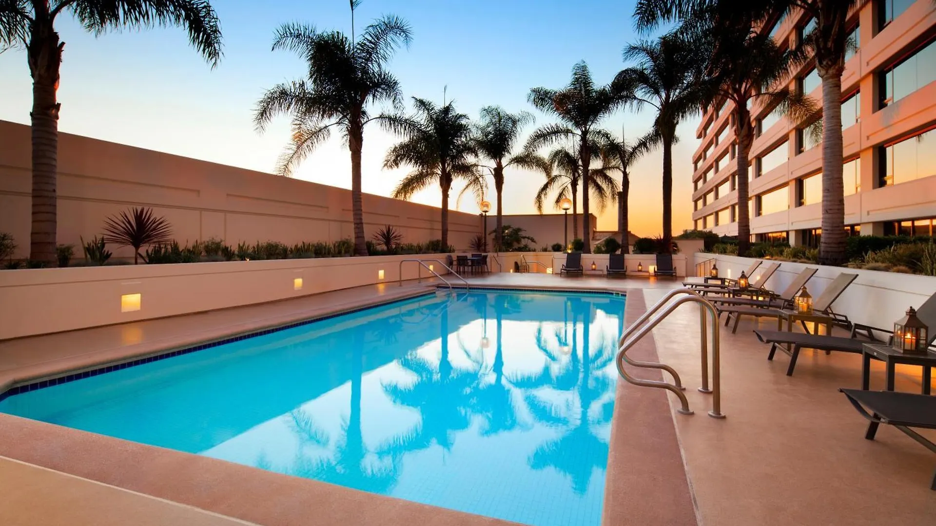 The Westin Los Angeles Airport Hotel