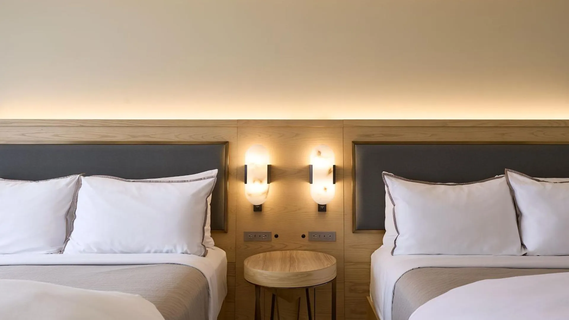 The Westin Los Angeles Airport 4*,